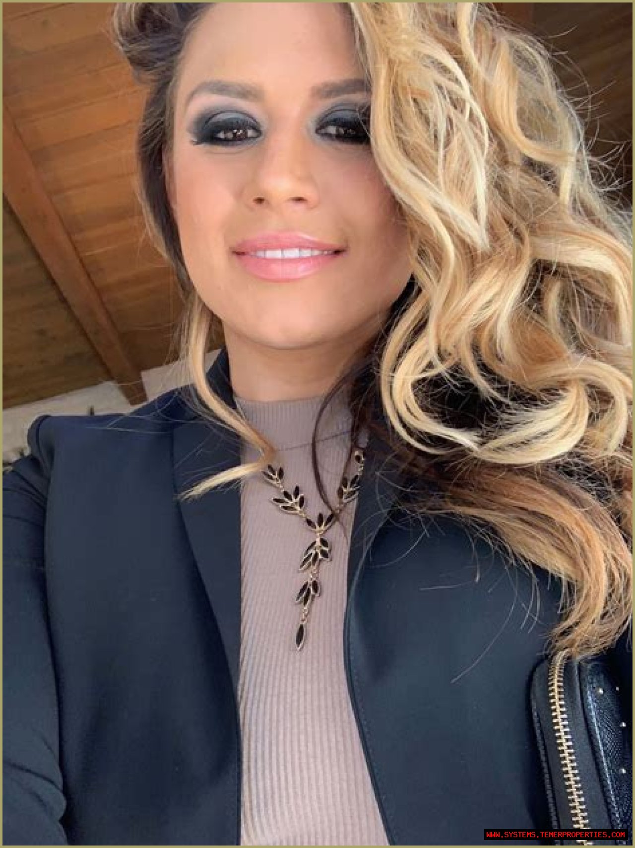 Samantha Mathis: A Comprehensive Look At Her Life And Career